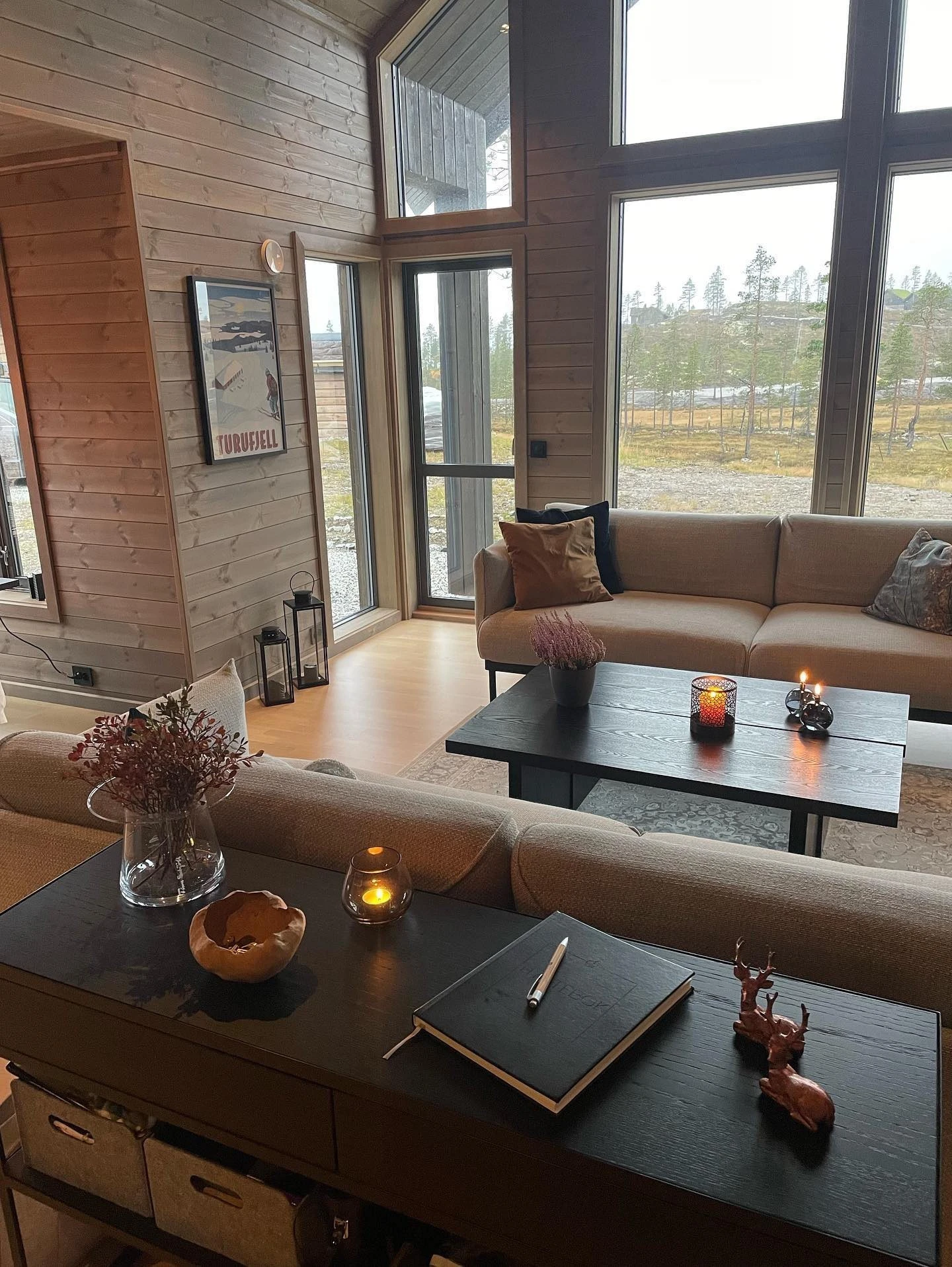 Tilsvarende Solheim 80 hytte bygget på Turufjell Galleribilde