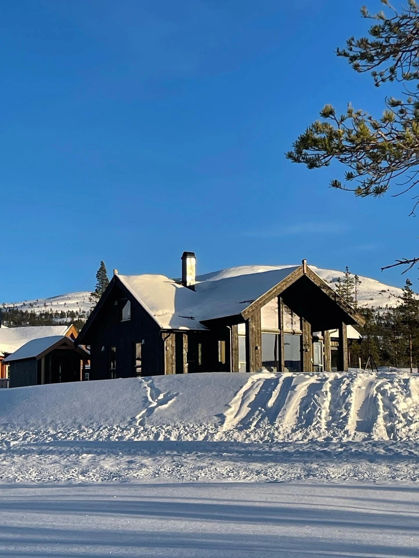 Tilsvarende Solheim 80 hytte bygget på Turufjell . Denne kan du bygge på Tunnetjern på Golsfjellet Galleribilde
