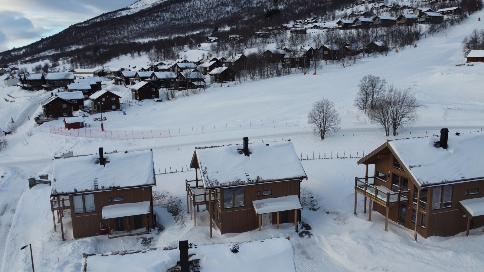 Gardågrenda ligger rett ved skibakken i Stølen Galleribilde