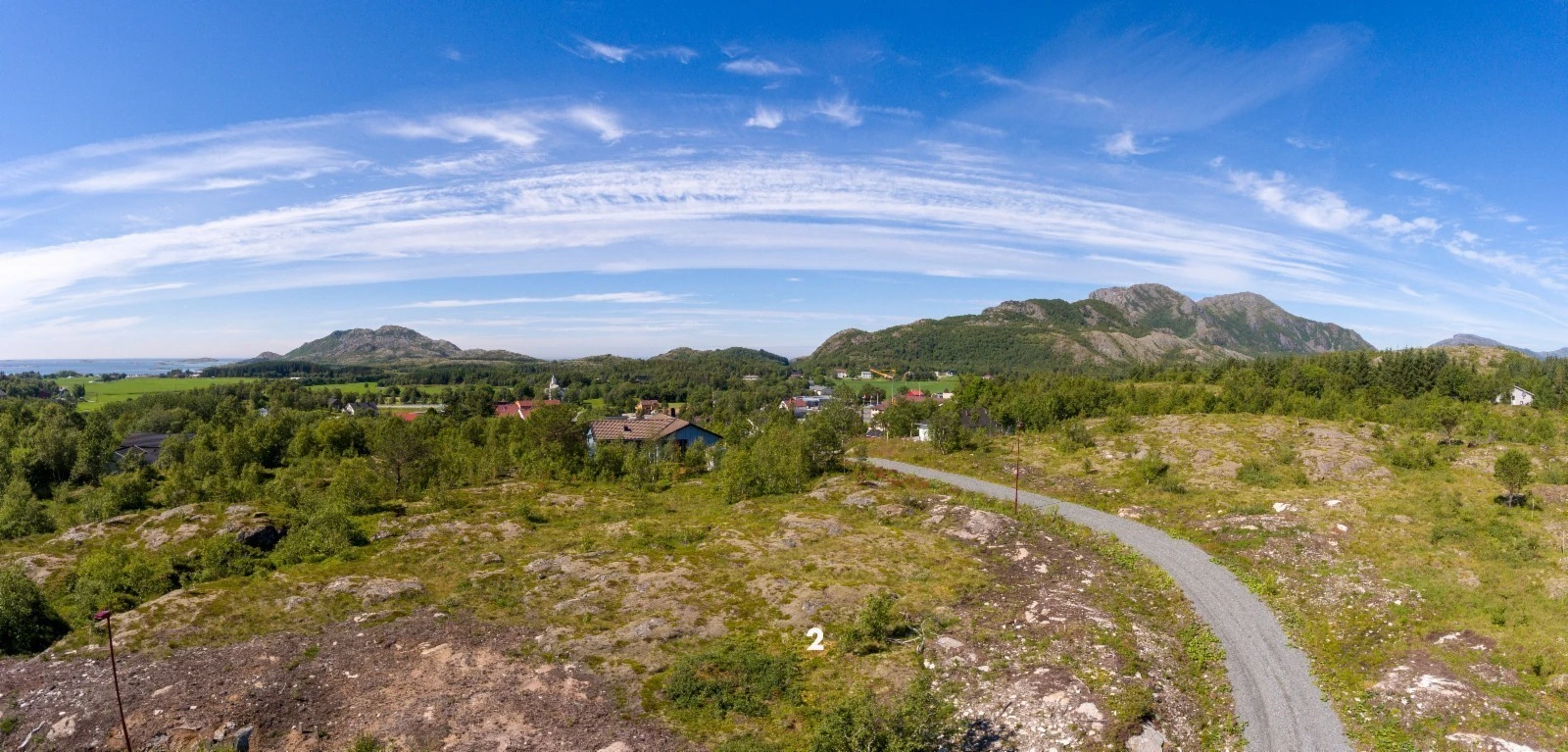 Å bo i Sømna gjør det mulig å nyte vakker natur, bo landlig og likevel ha kort vei til det meste Galleribilde