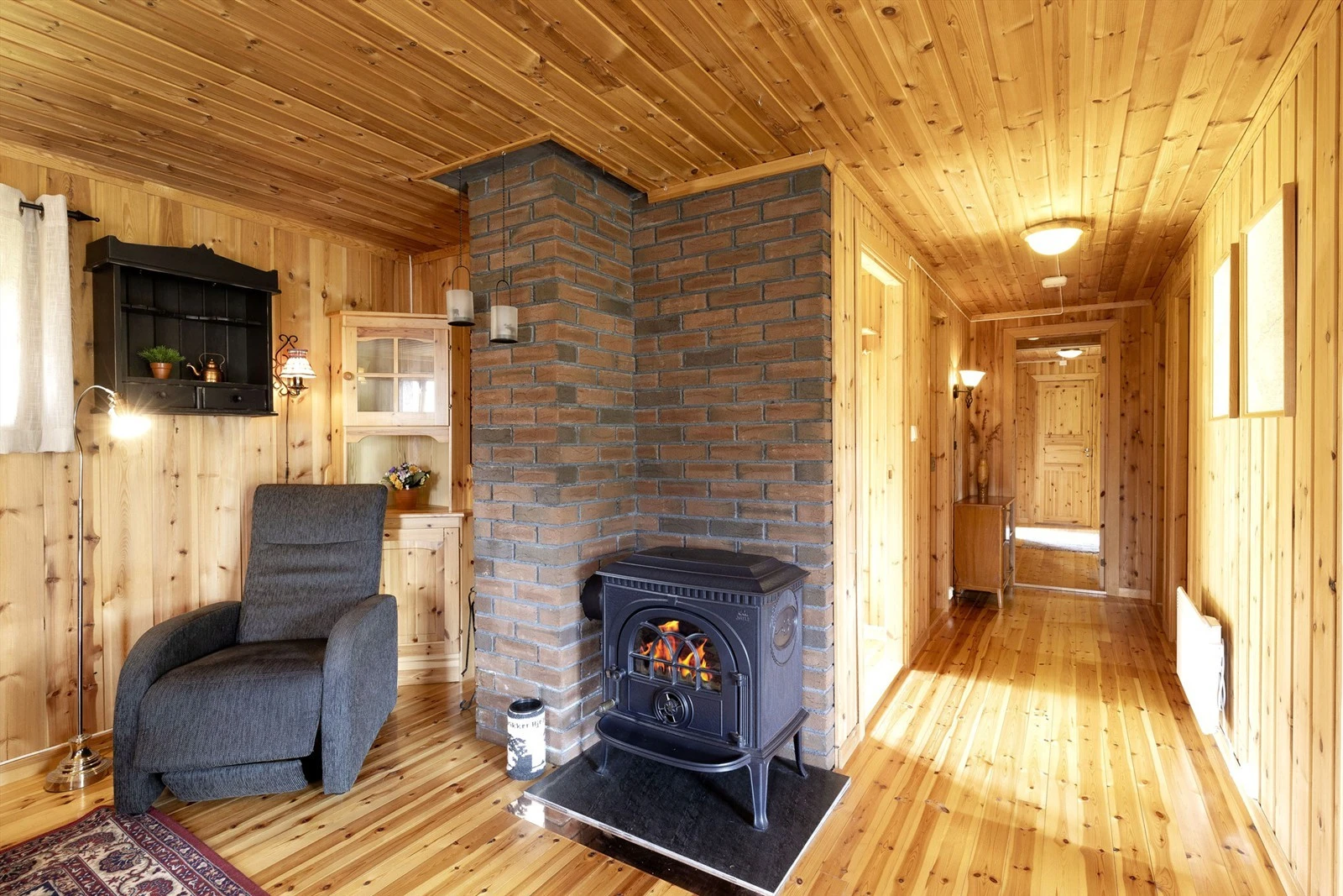 Vedfyring og elektriske panelovner som oppvarming Galleribilde