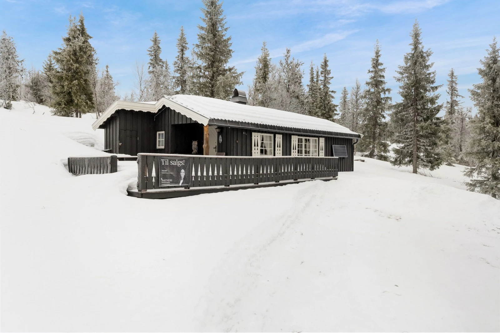 Dette er en trivelig fritidseiendom beliggende i naturskjønne omgivelser mellom Hugulia og Bakkebygde i Nord-Torpa Galleribilde