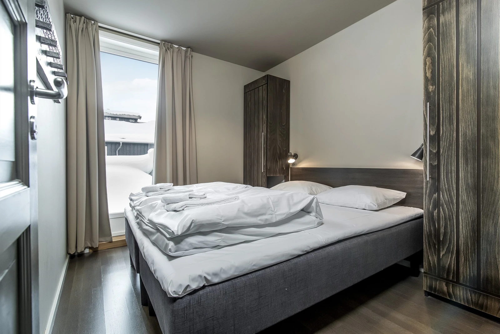 Leiligheten har 2 fine soverom med til sammen 4 sengeplasser. Galleribilde