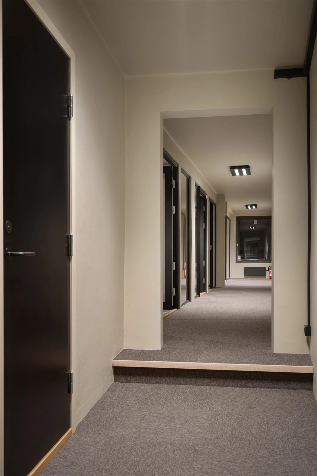 Bakre gang, bad til venstre Galleribilde