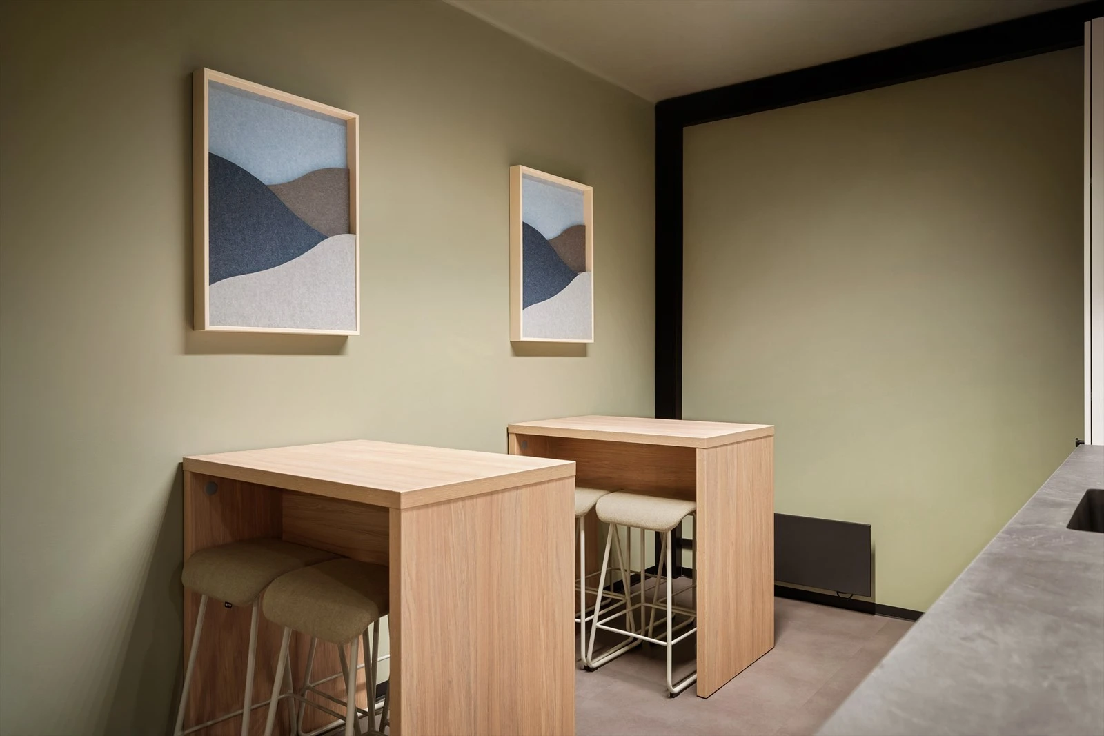 Fine sosiale soner Galleribilde