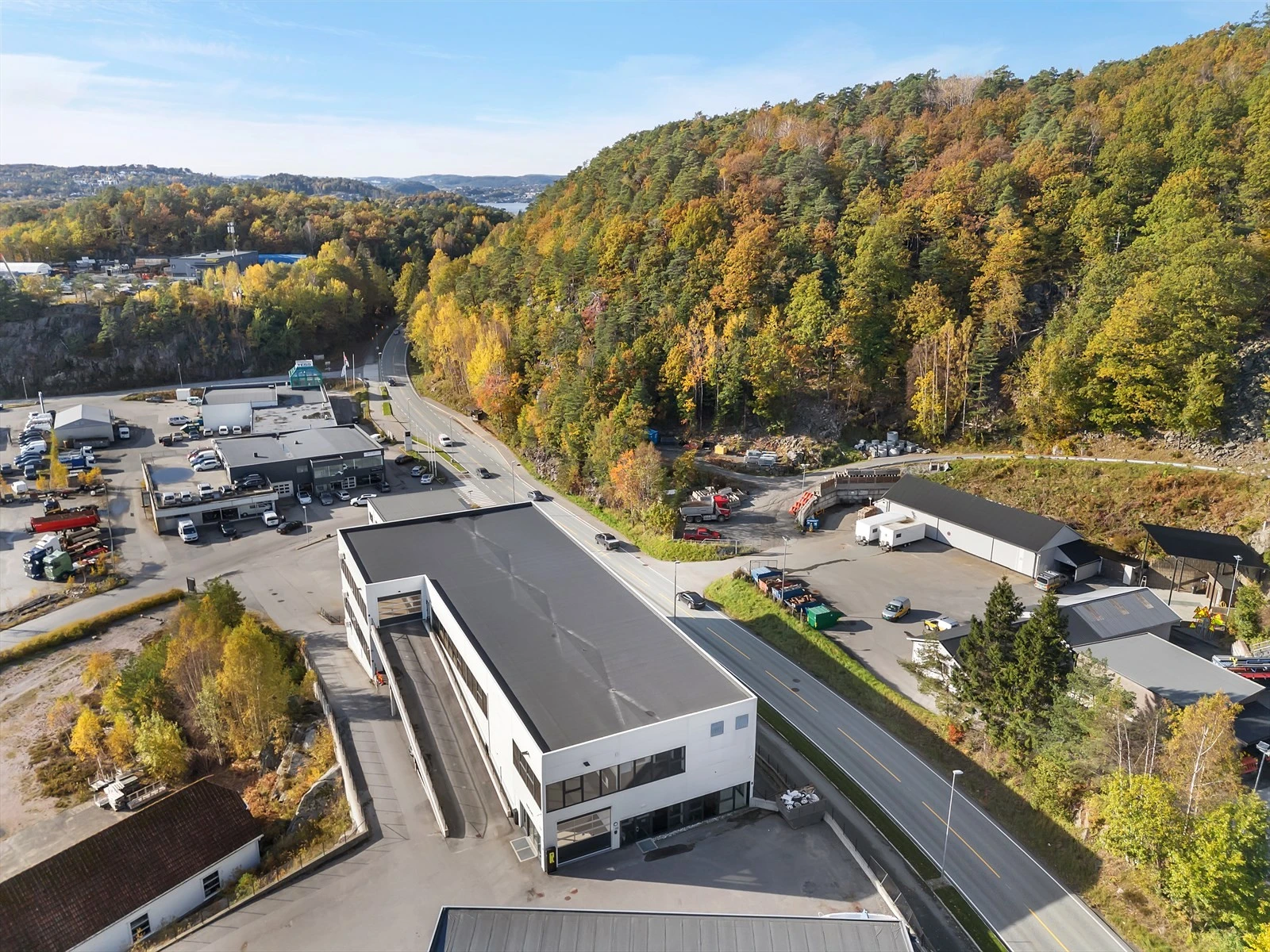 Bygget holder god standard med hensyn til lys, varme, ventilasjon og teknisk utformelse Galleribilde