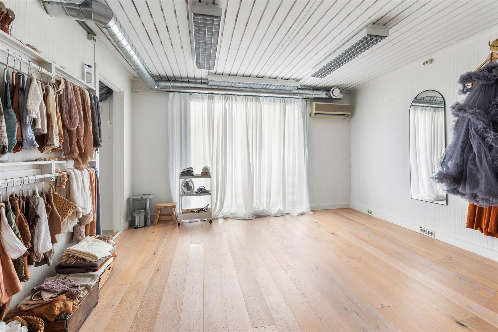 Sentralt beliggende i Vennesla sentrum. Galleribilde