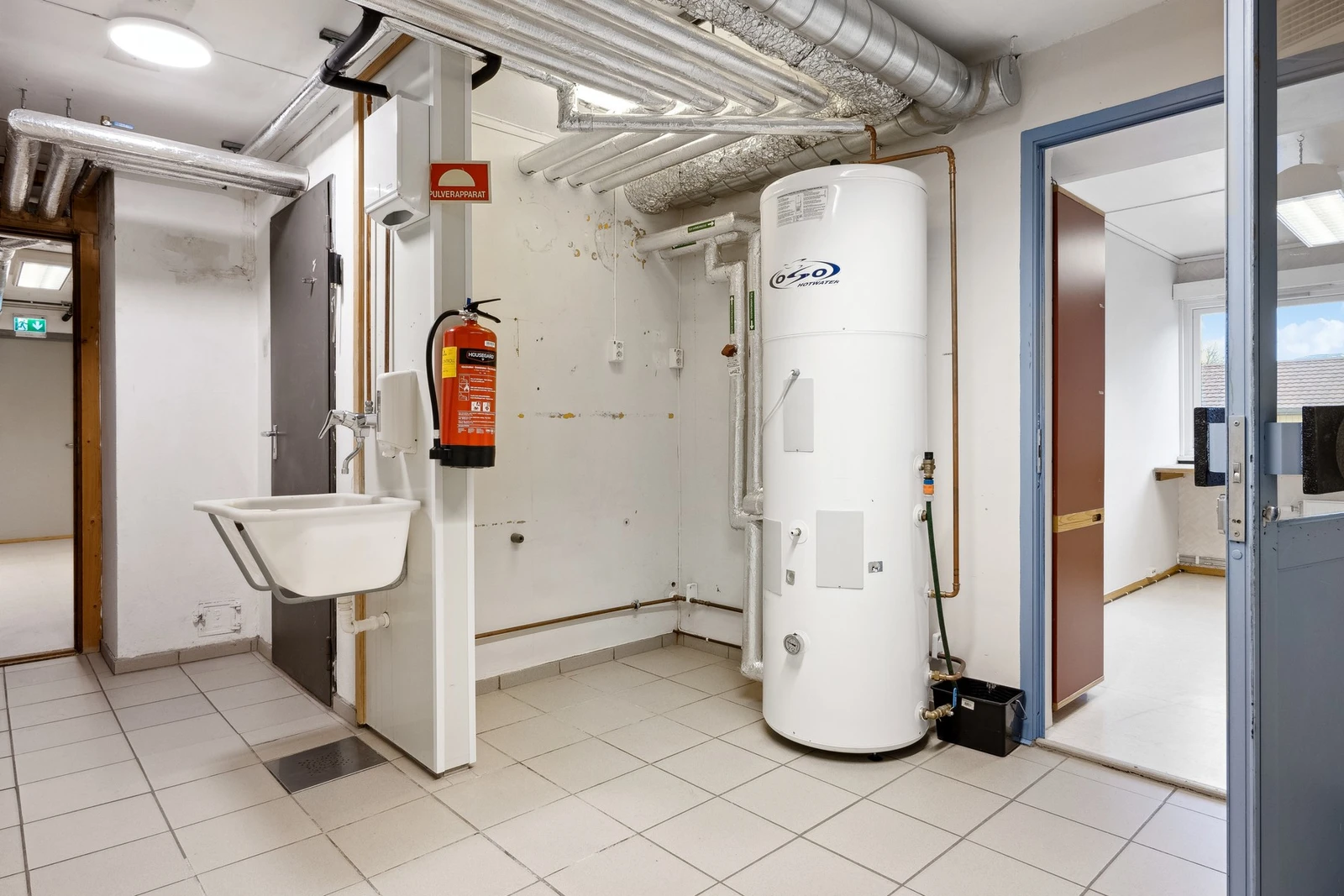 Vaskerom Galleribilde