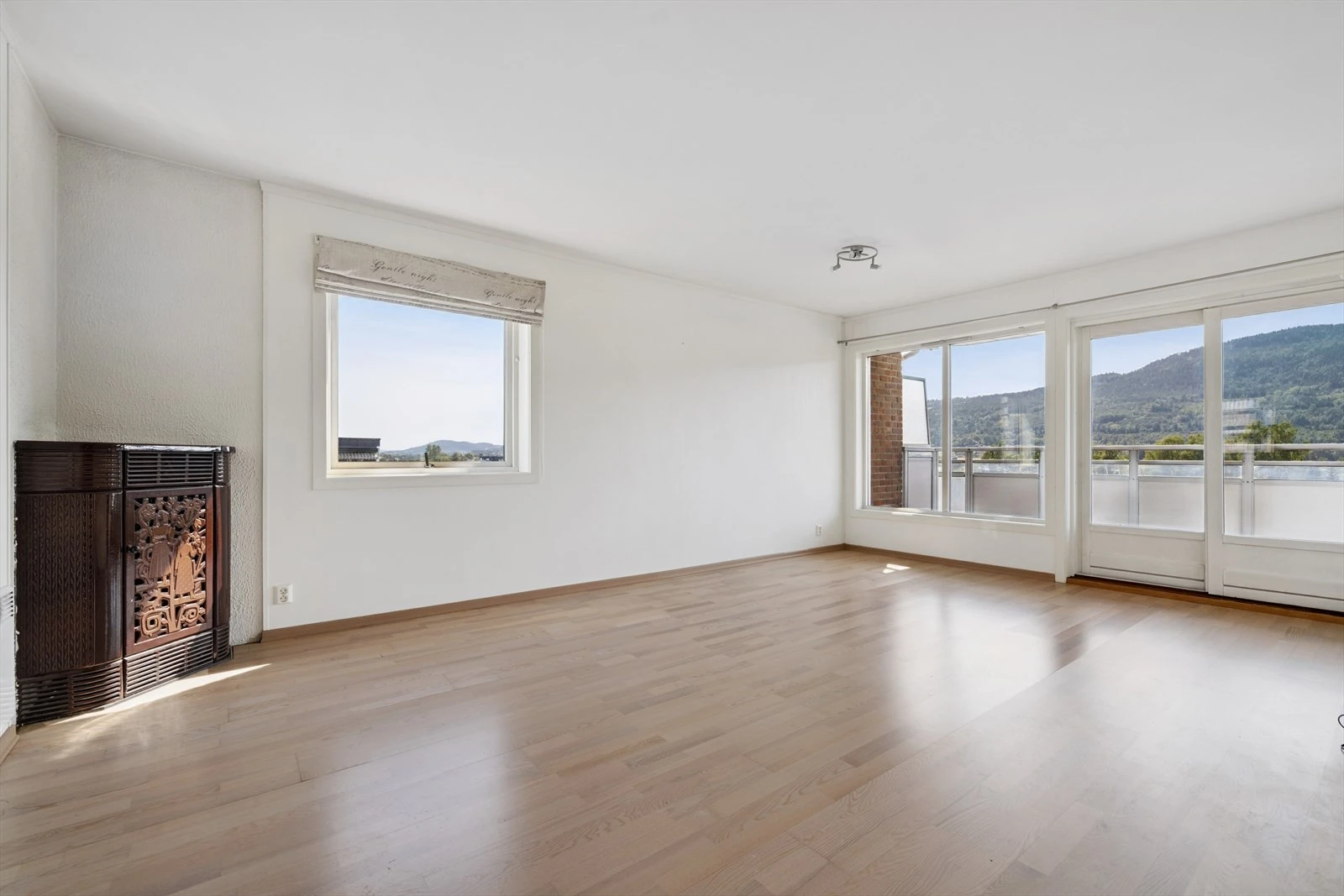 Endeleilighet med ekstra vindu som gir masse lys