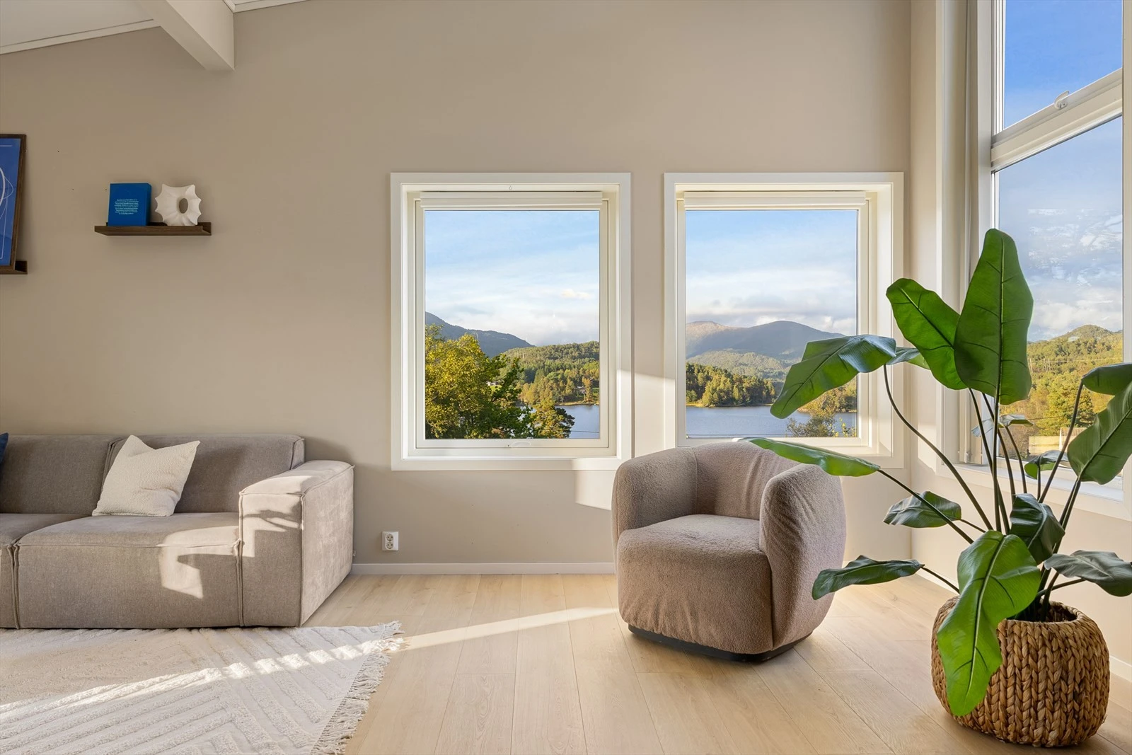 Velkommen til Storestraumen 52 - presentert av Vang v/Fana Sparebank Eiendom avd. Os Galleribilde