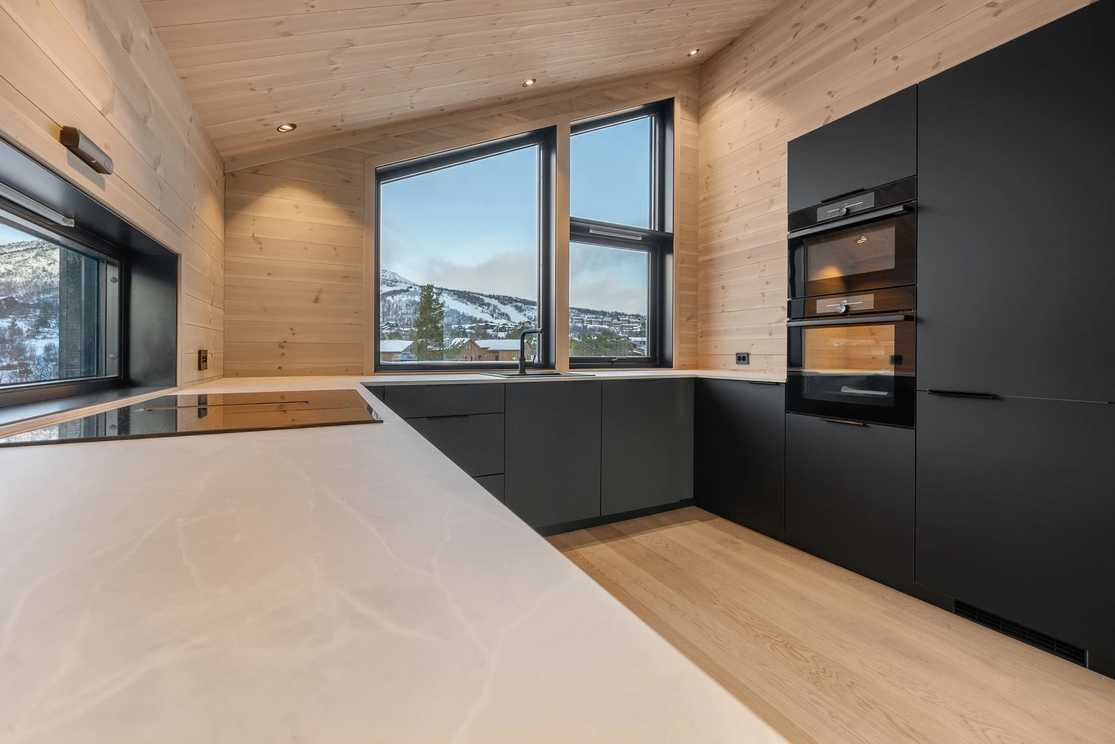 Koketopp med integrert vifte. Galleribilde