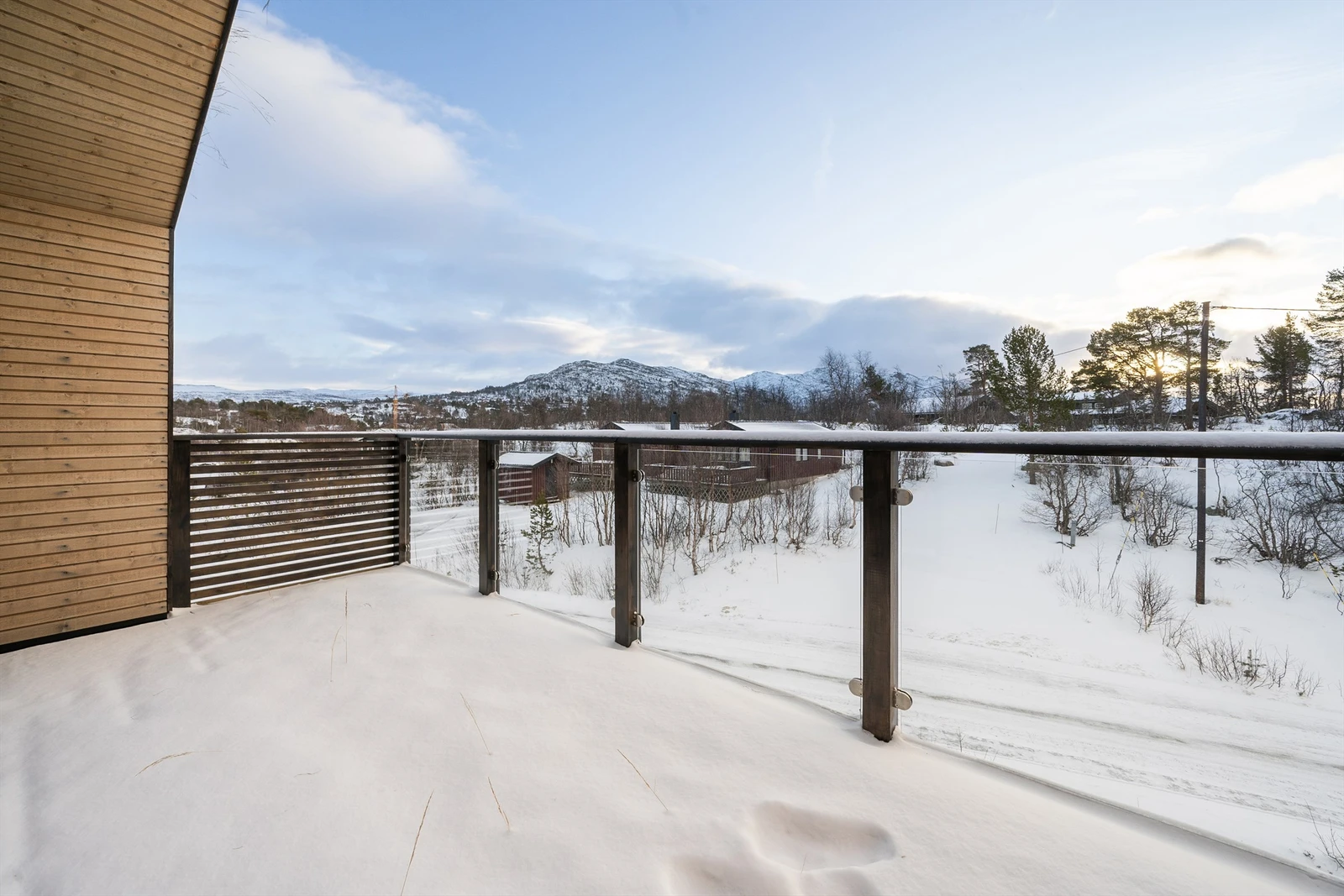 Utsikten mot Hartevassnutane og Enden. Galleribilde