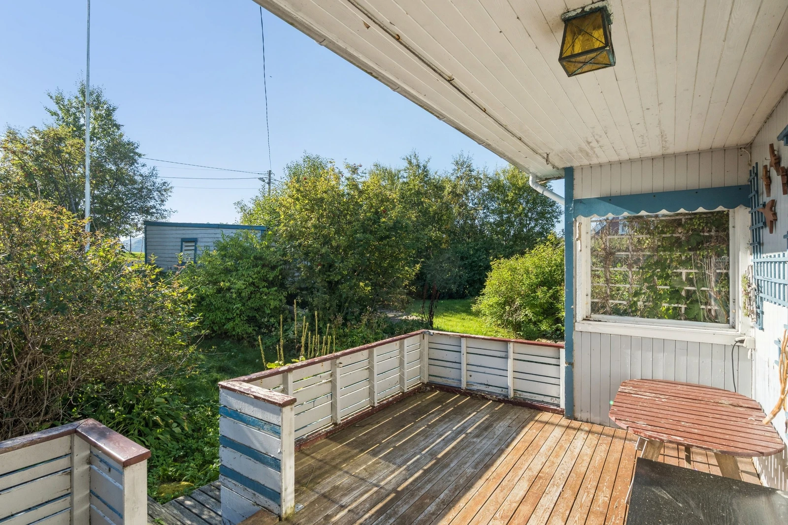 Veranda som trenger litt oppussing. Galleribilde