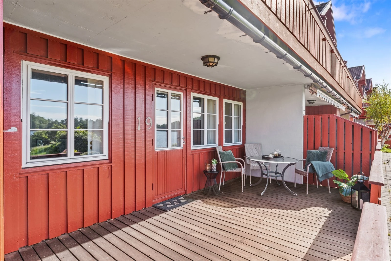 Innbydende terrasse som gir et godt inntrykk. Galleribilde