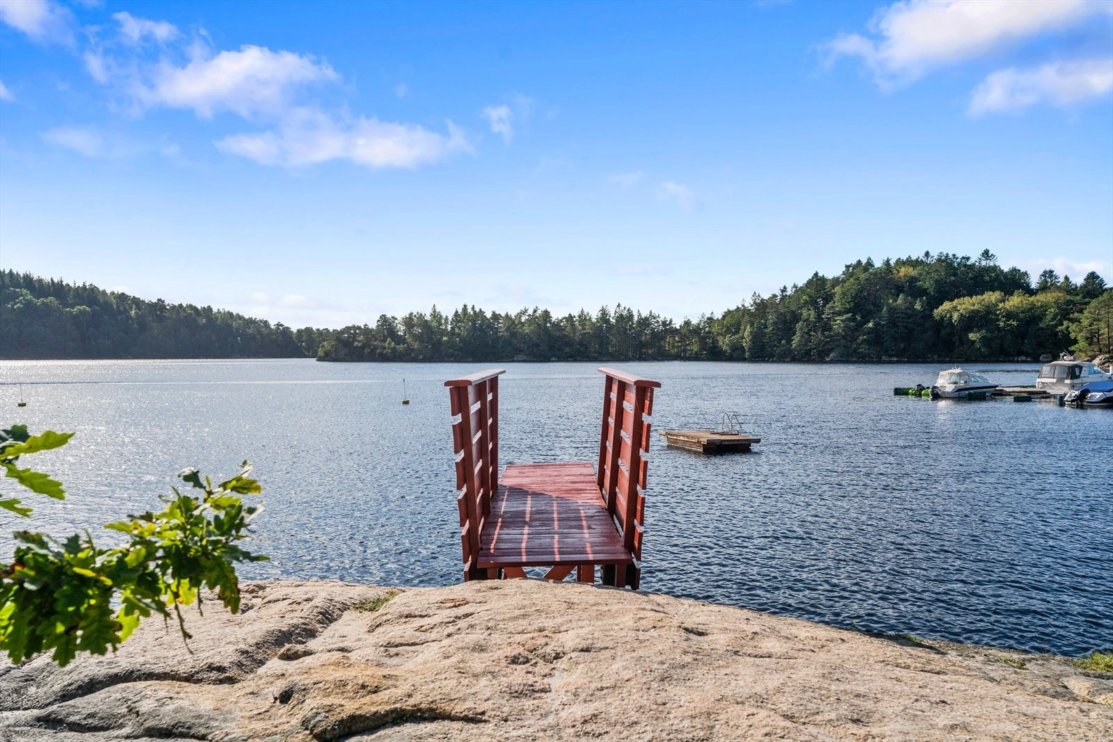 Vakker skjærgård med flotte strender, øyer og holmer. Galleribilde