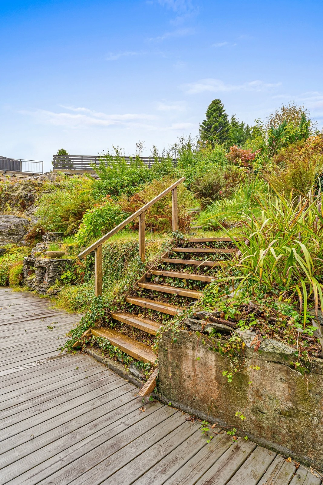 Trapp til bakhage og "utsiktsplatting" Galleribilde