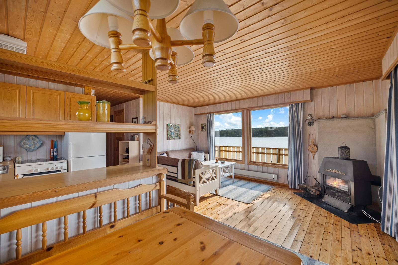 Om sommeren er det deilig å trekke ut for både avslapning og middager i varmen. Galleribilde