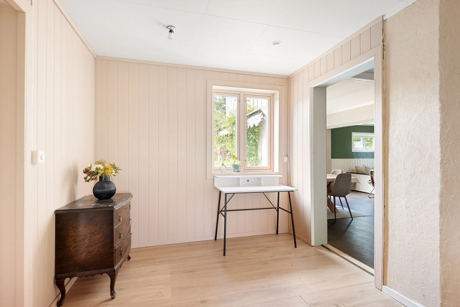 Mellomstue/ spisestue/ kontor Galleribilde