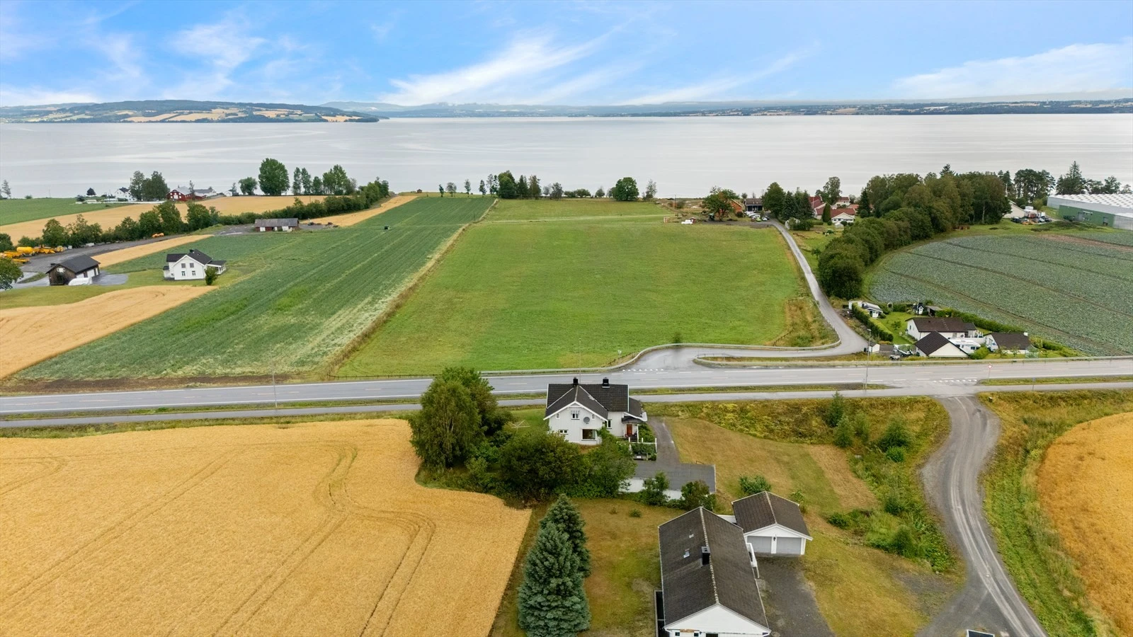 Fasade mot Hamar og Mjøsa Galleribilde