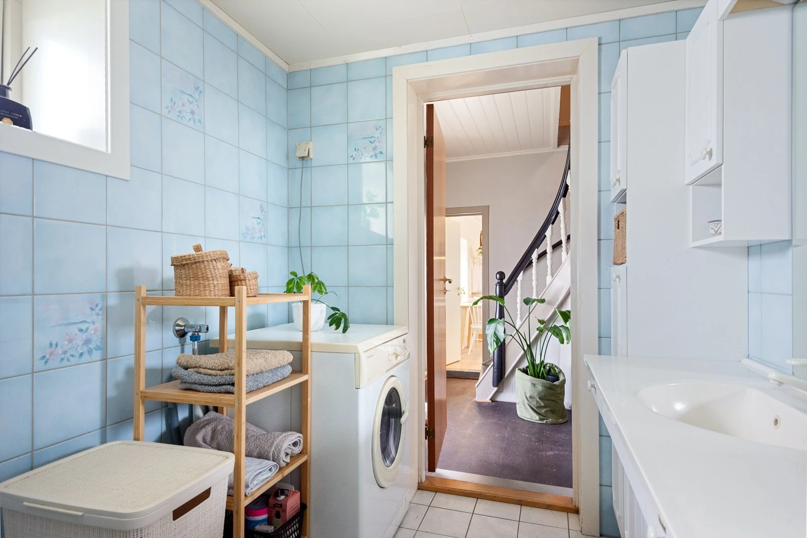 Bad/ wc med adkomst direkte fra hall Galleribilde