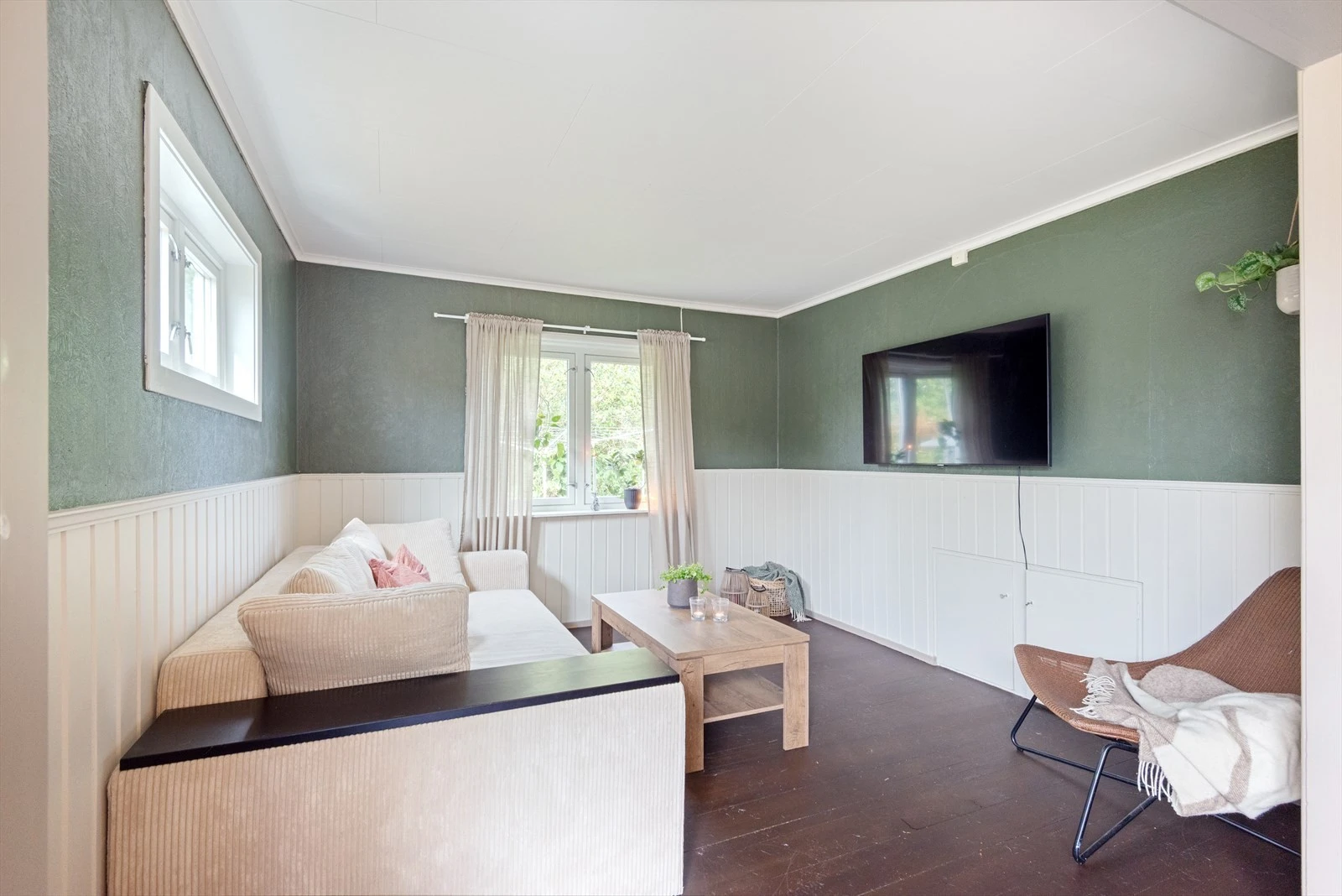 Stue med fine møbleringsmuligheter Galleribilde