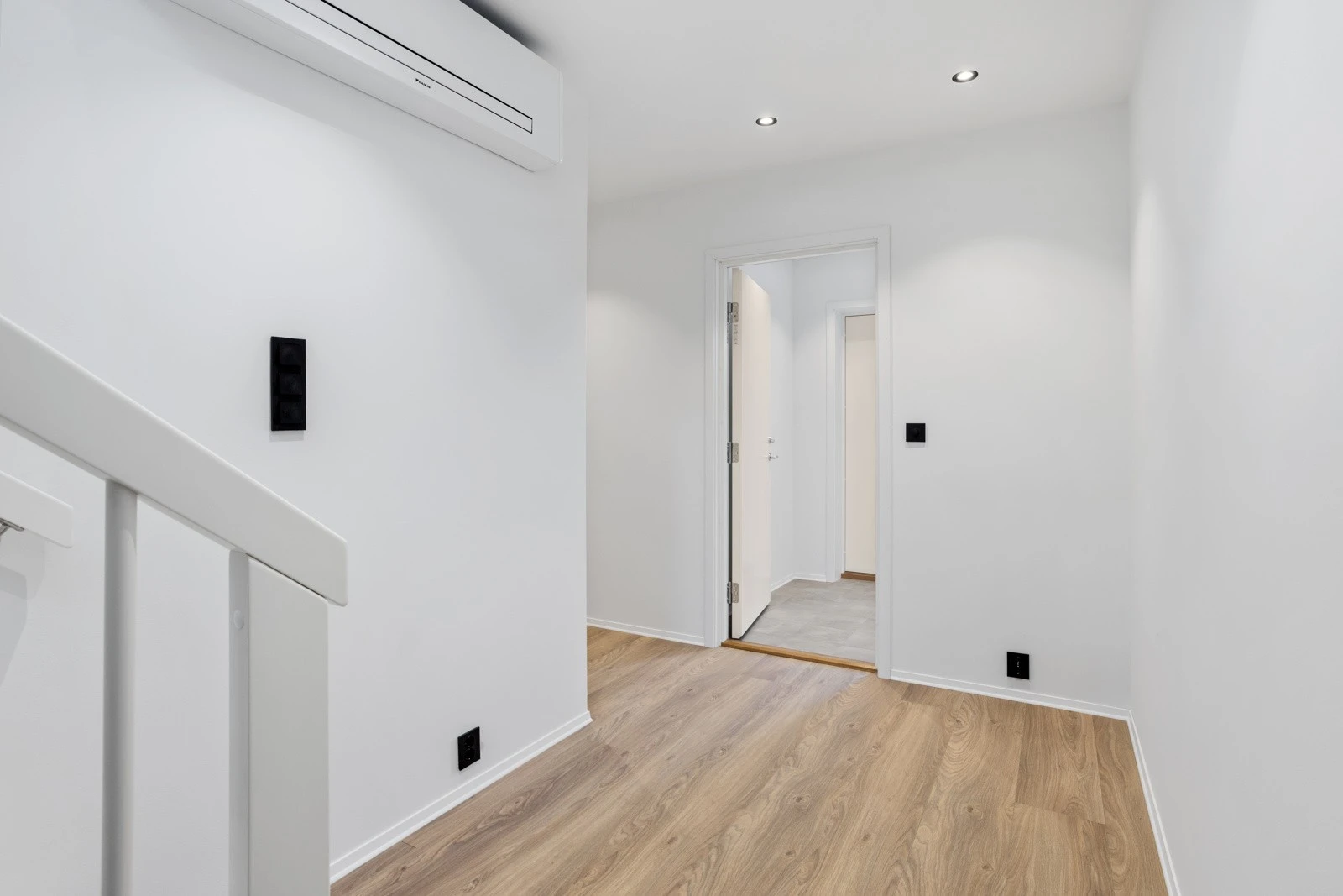 Trappehall Galleribilde