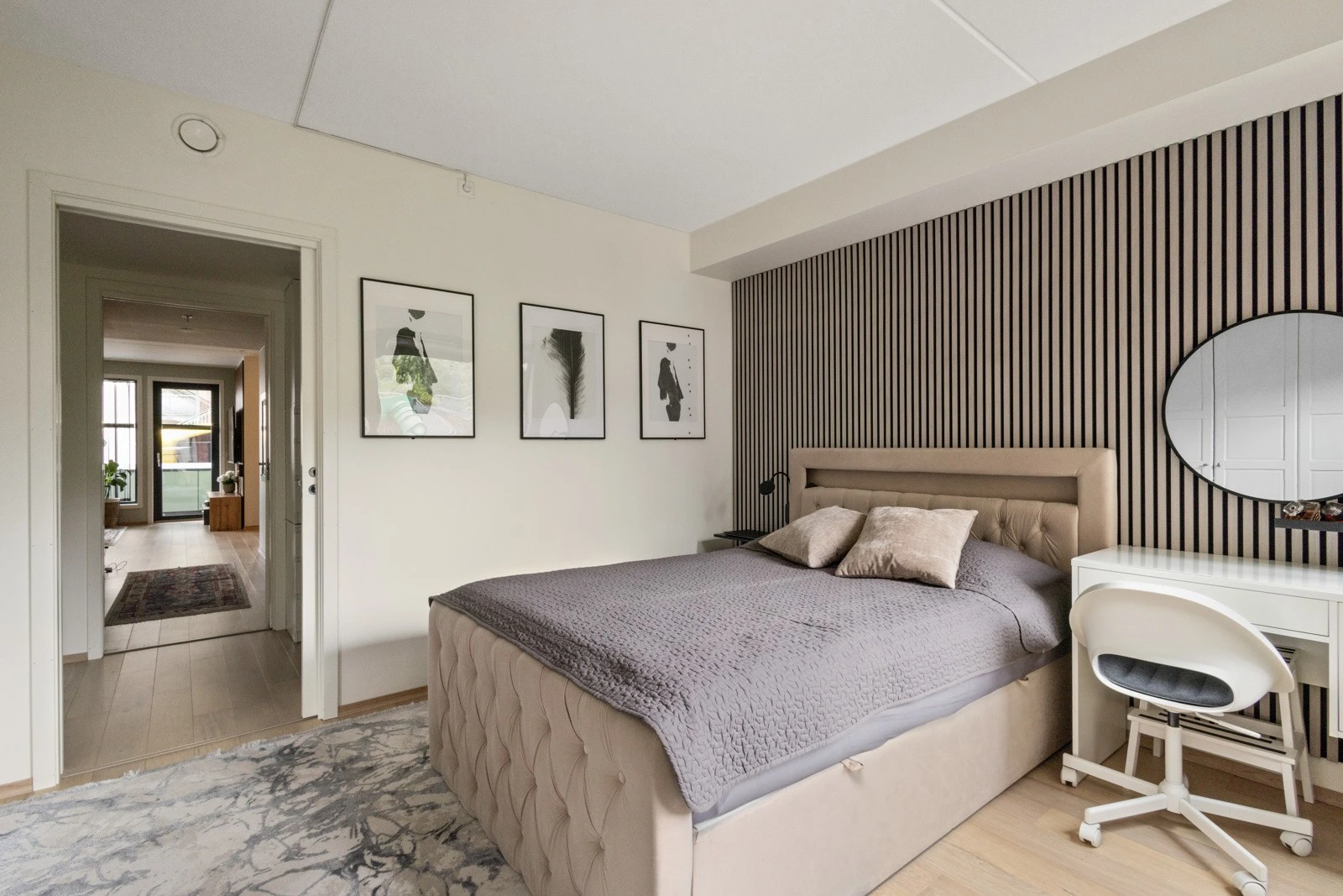 Soverommet er tilknyttet walk-in garderobe. Galleribilde