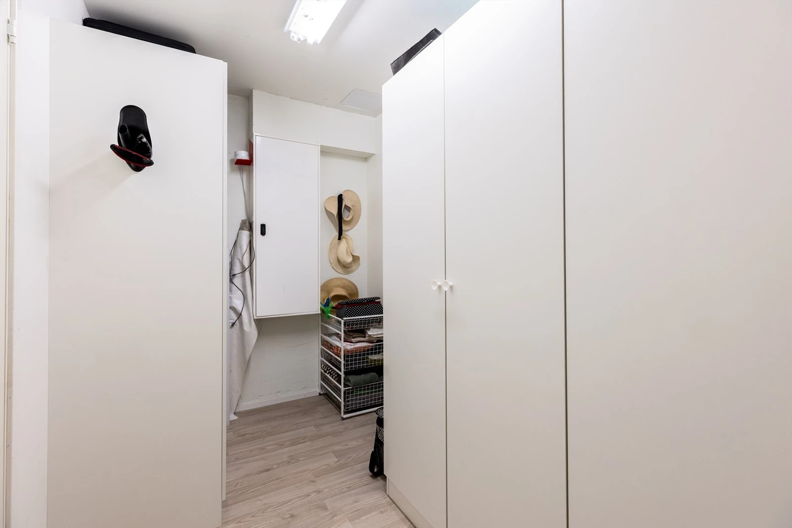 Innvendig bod. Galleribilde