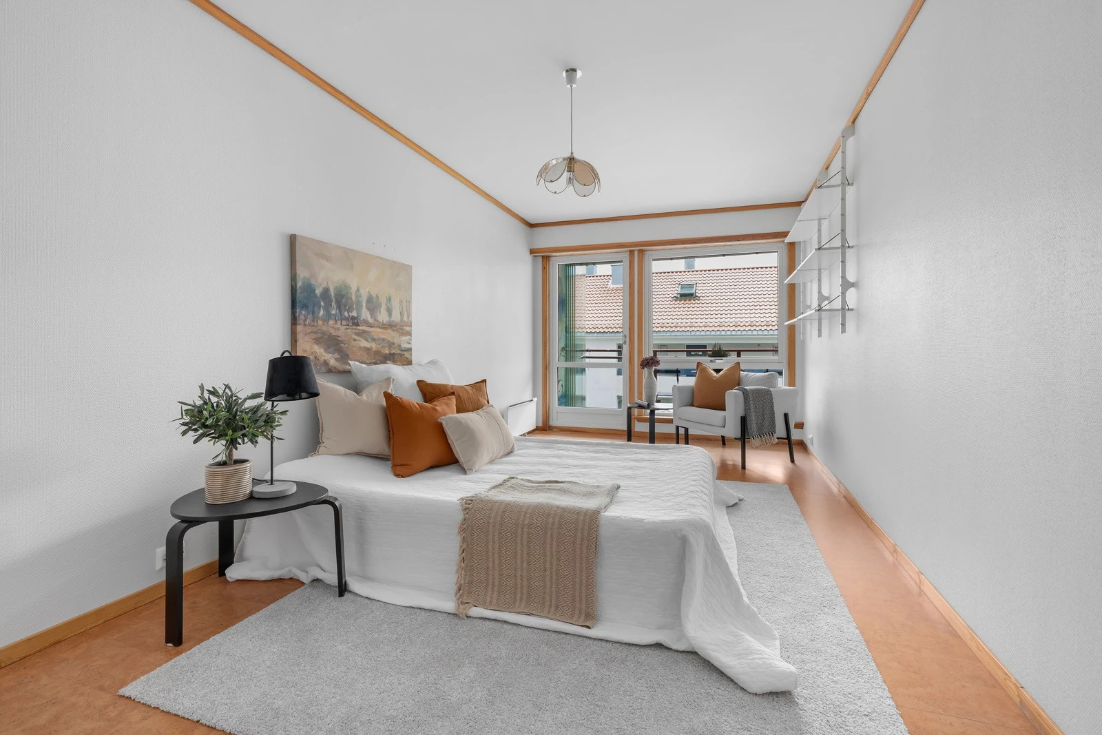 Stort hovedsoverom på hele 17 kvm, jfr. plantegning. Galleribilde