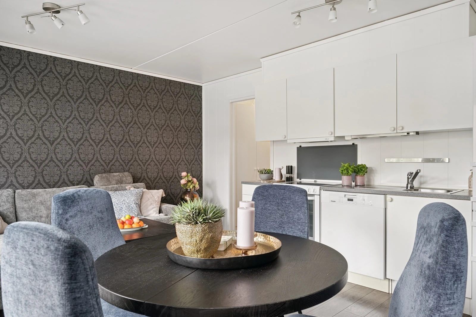 Her er det også god plass til spisebord