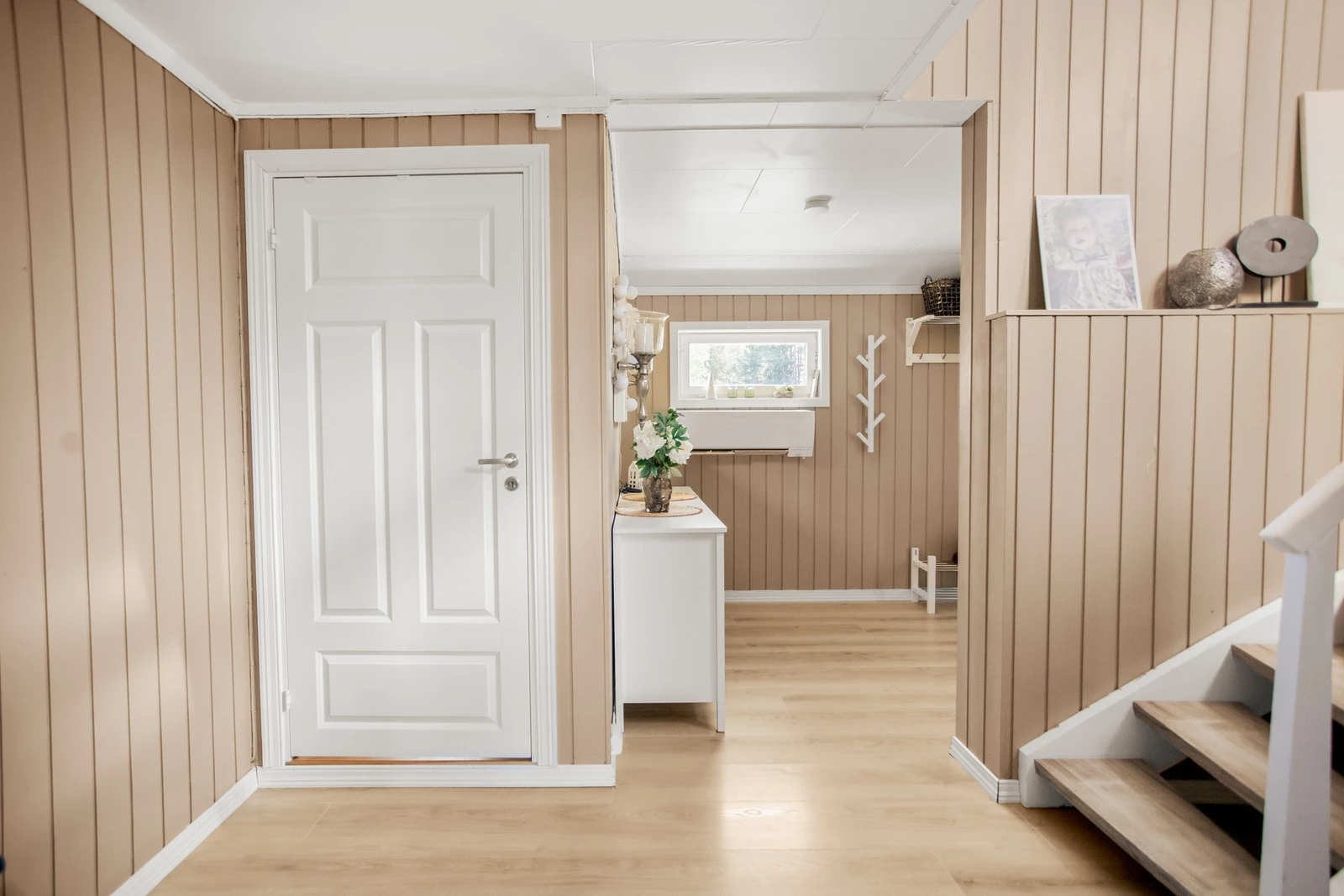 Trappeoppgang til 2. etasje. Galleribilde