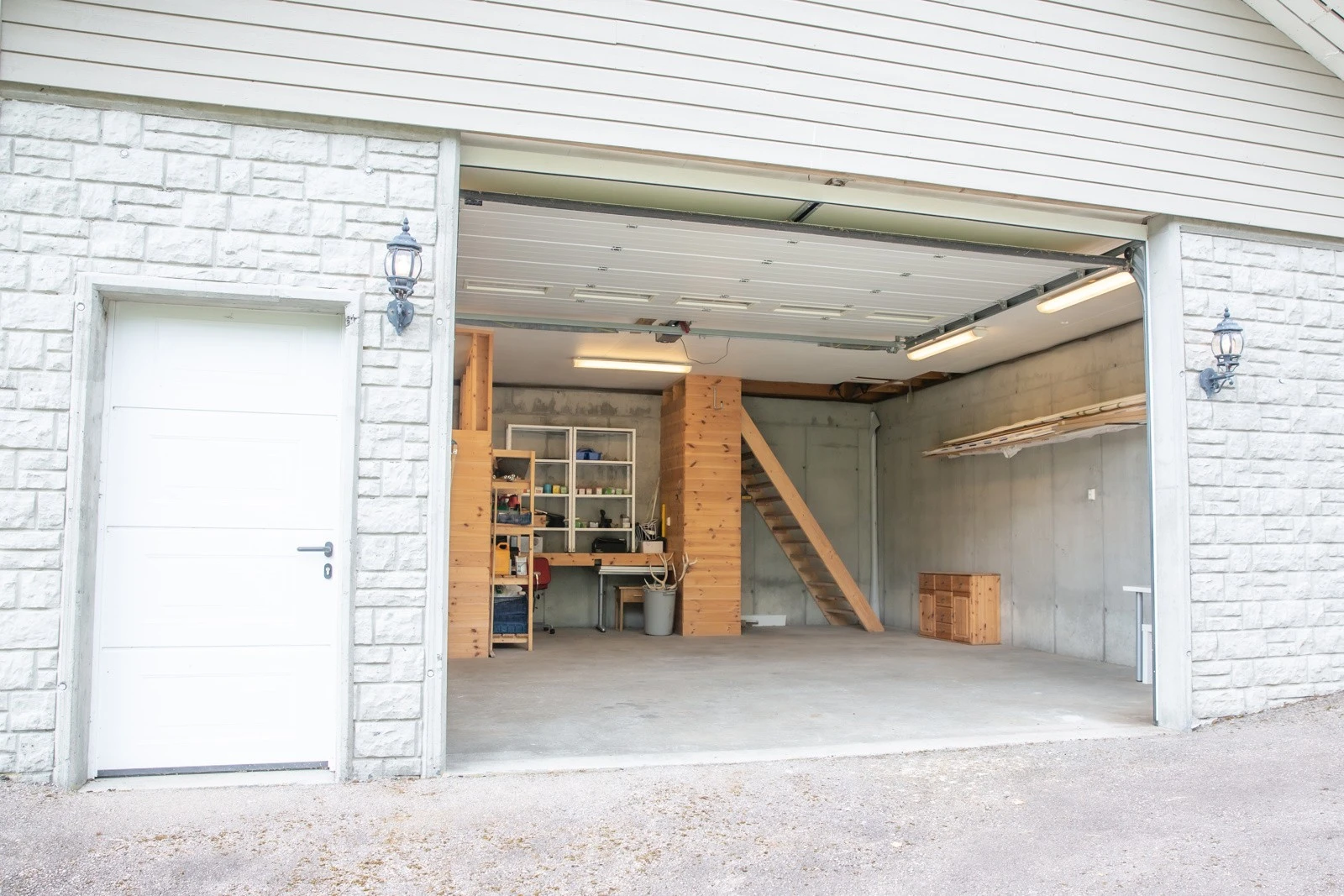 Plass til biler og annen oppbevaring Galleribilde