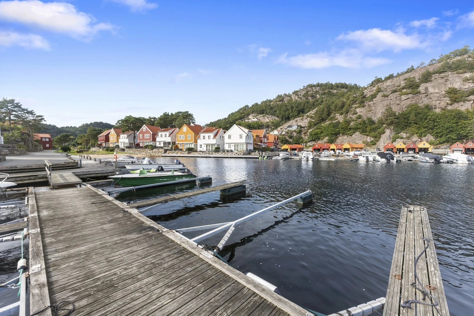 Det medfølger også 1 båtplass på bryggeanlegg. Galleribilde