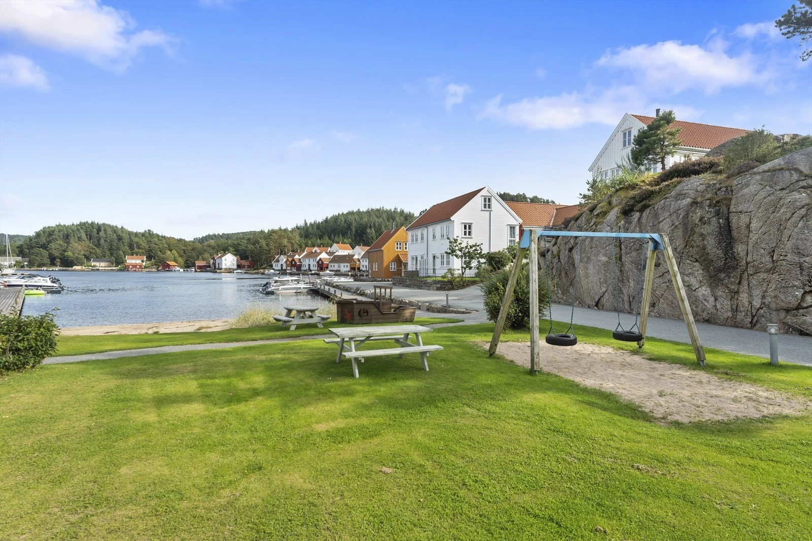 Opparbeidet lekeplass. Galleribilde