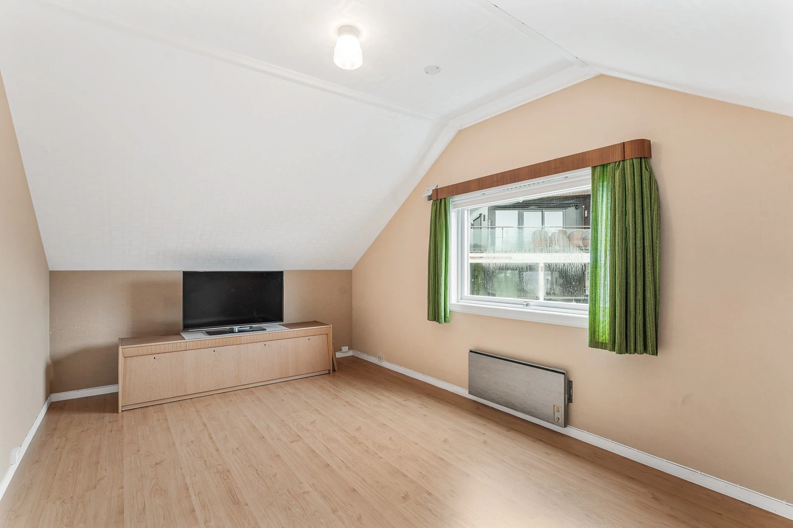 Etasjen inneholder to rom benyttet som soverom av god størrelse Galleribilde