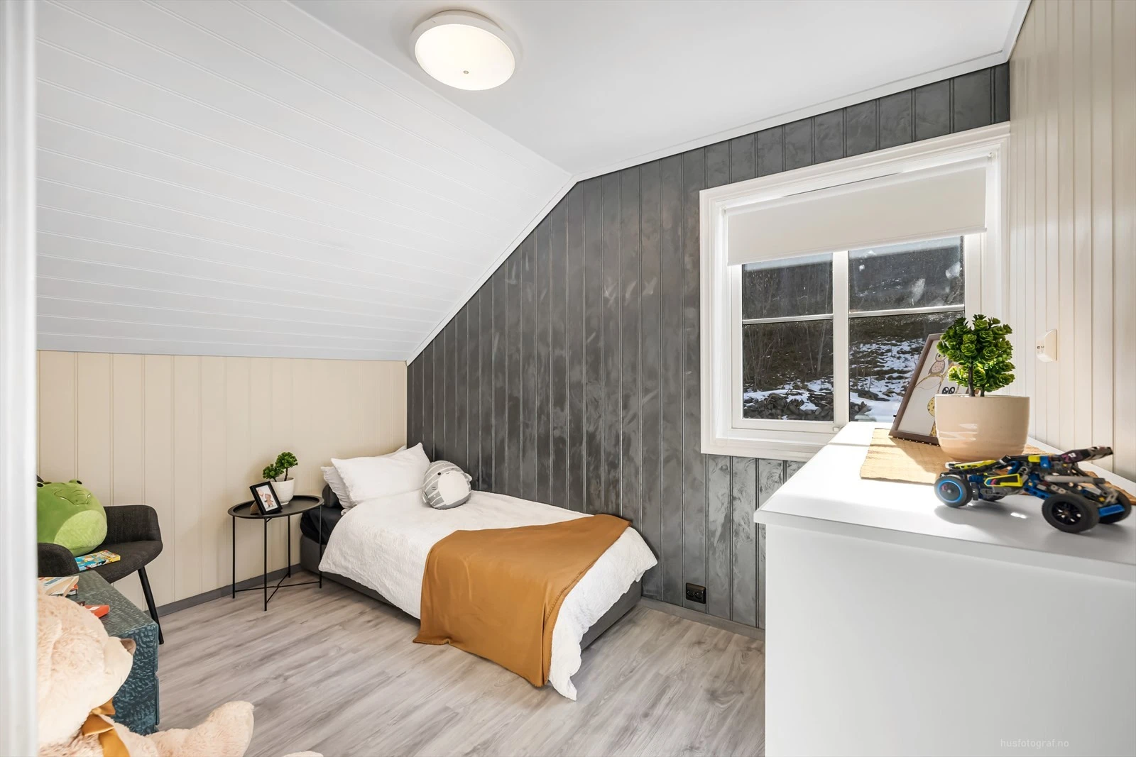 Leiligheten har 3 fine soverom.