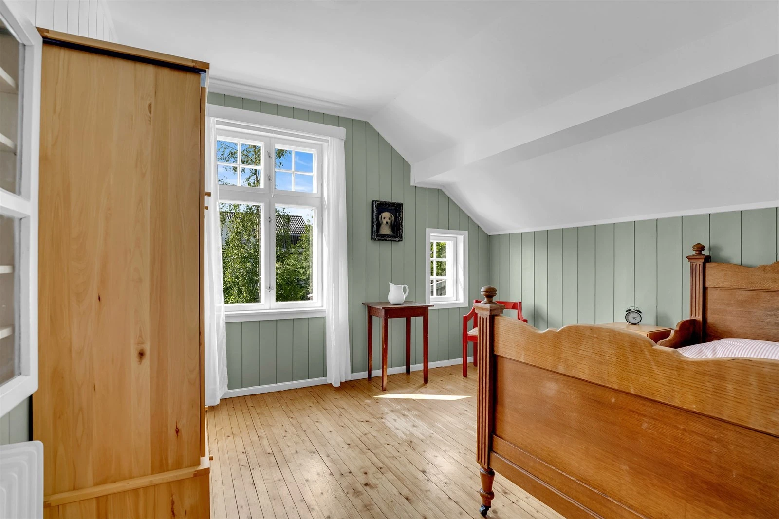 Soverom fire. Galleribilde