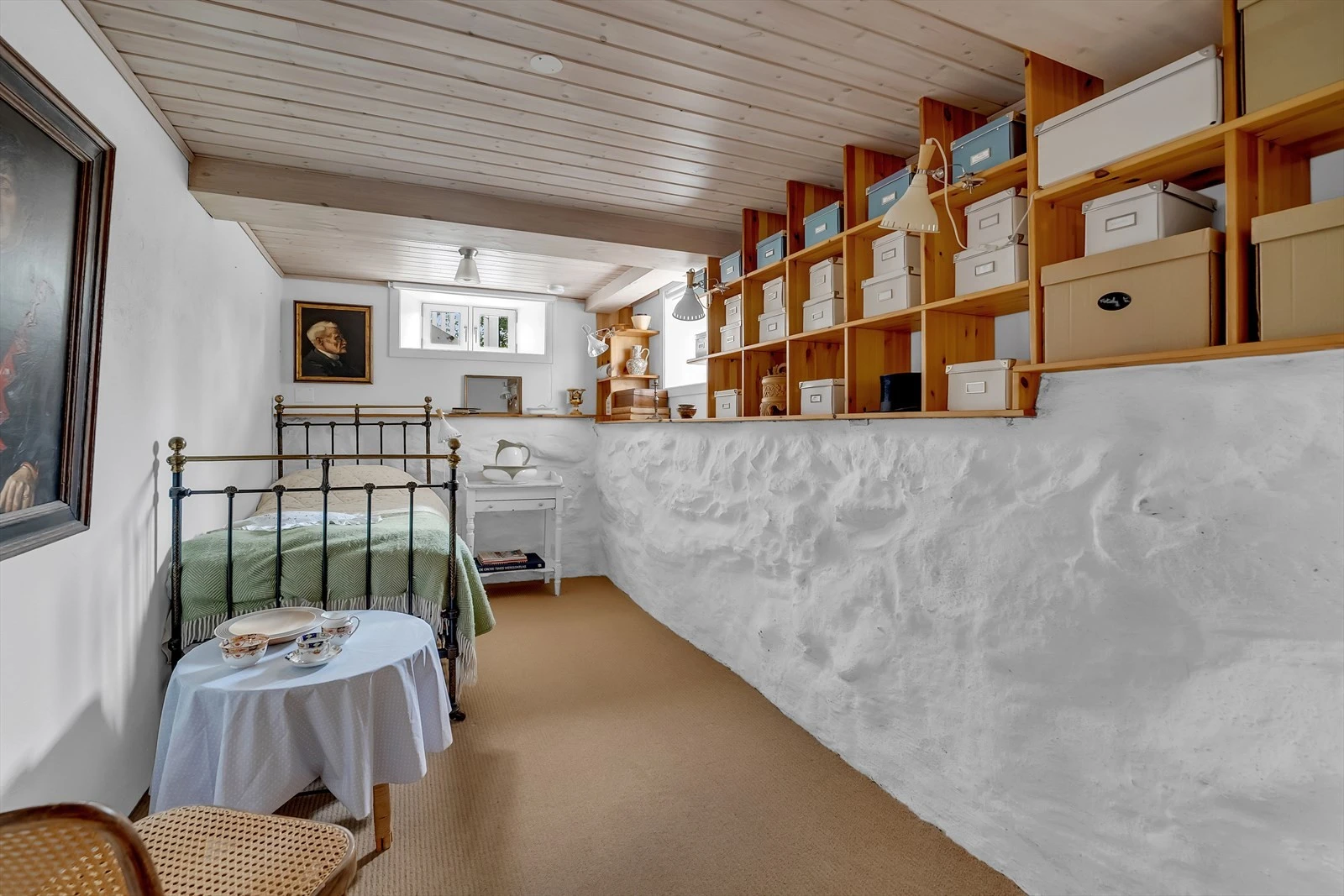 Soverom i kjelleren. Galleribilde