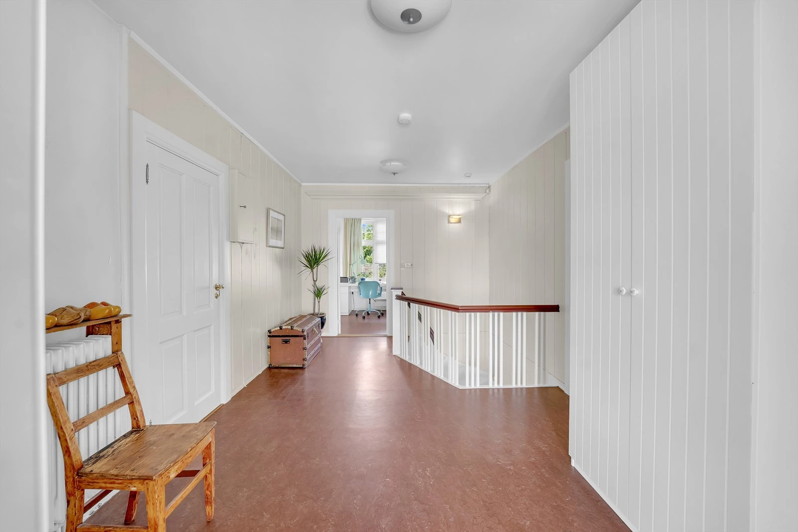 Trapperom/gang i 2. etasje. Galleribilde