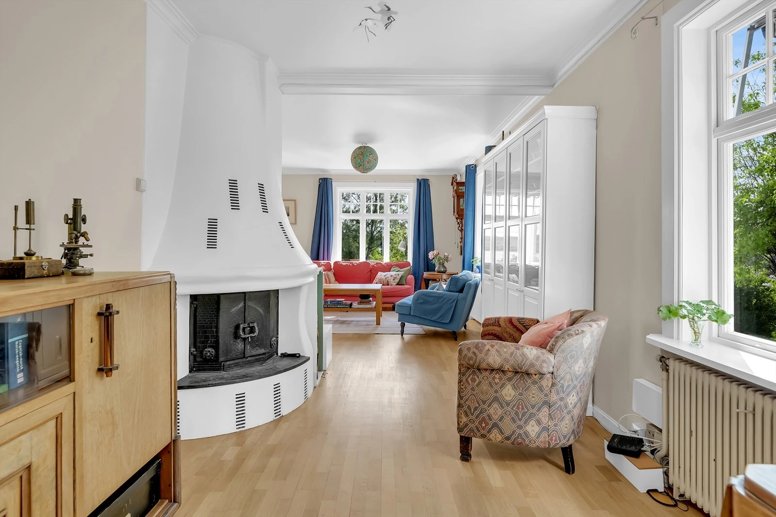 Stemningsfull og varmende peis. Galleribilde