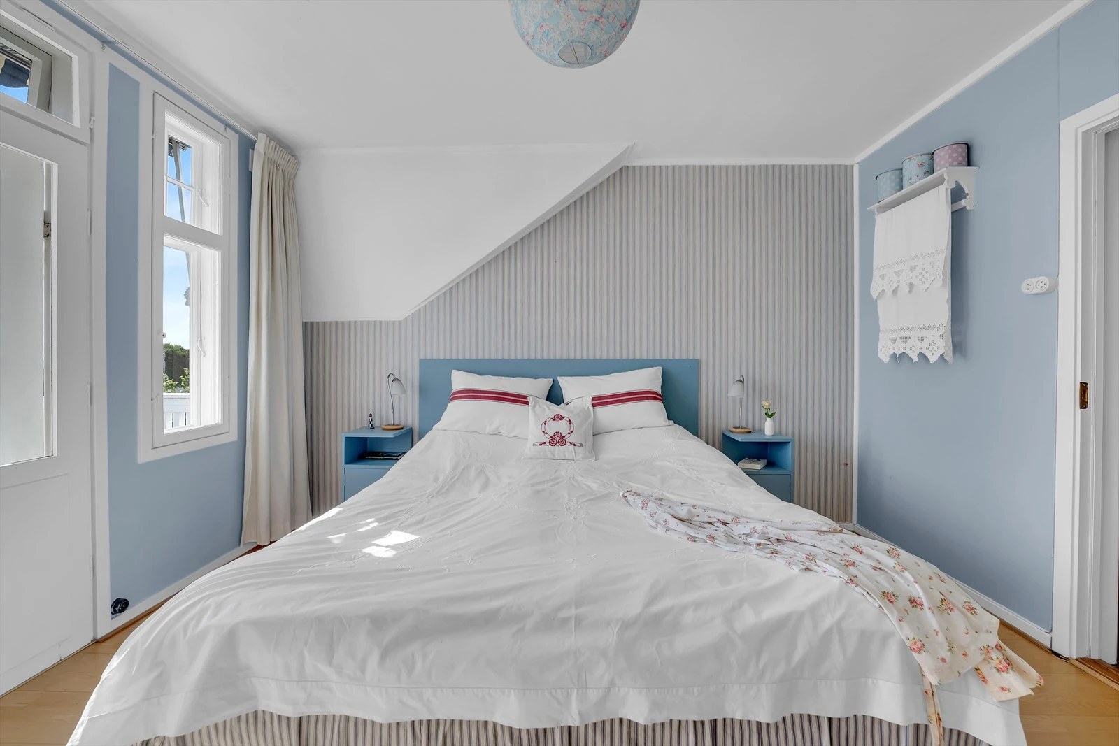 Lyst og romslig med delikate fargevalg. Galleribilde