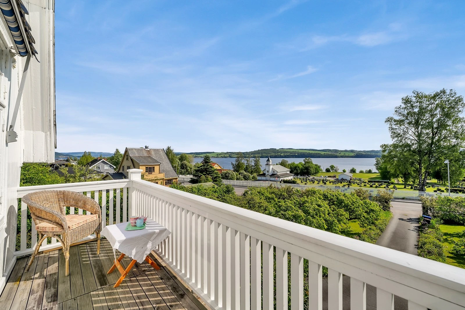 Nydelig utsikt fra balkongen i 2. etasje. Galleribilde