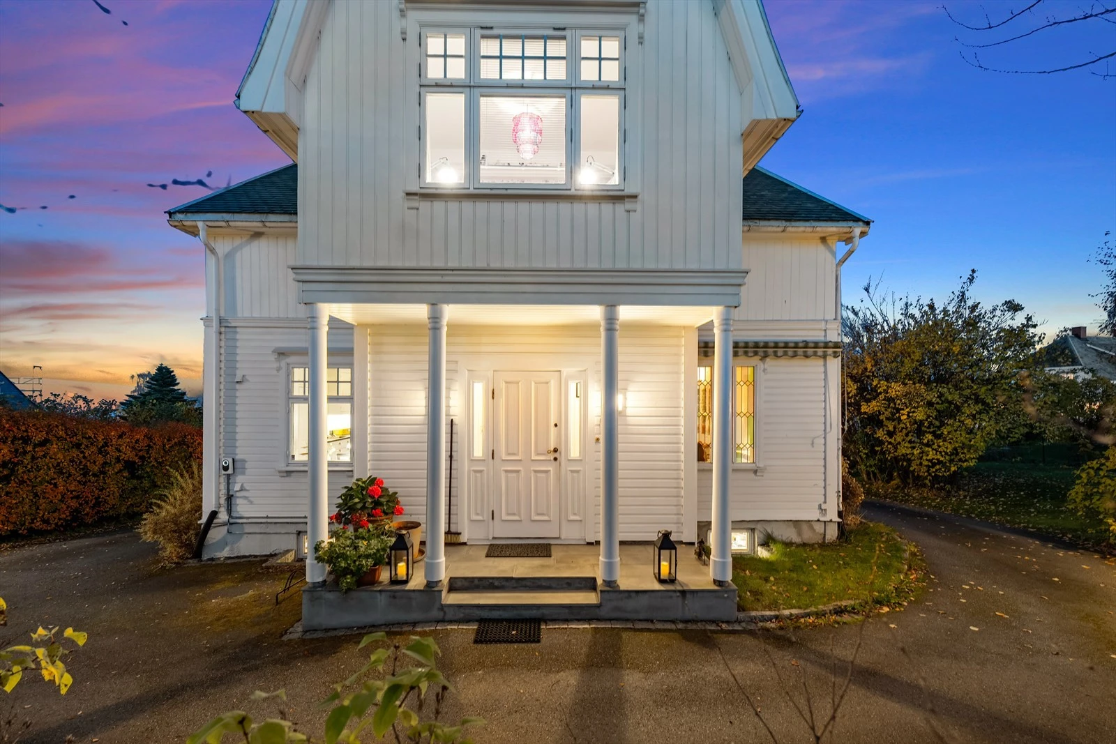 Pent opparbeidet inngangsparti. Galleribilde