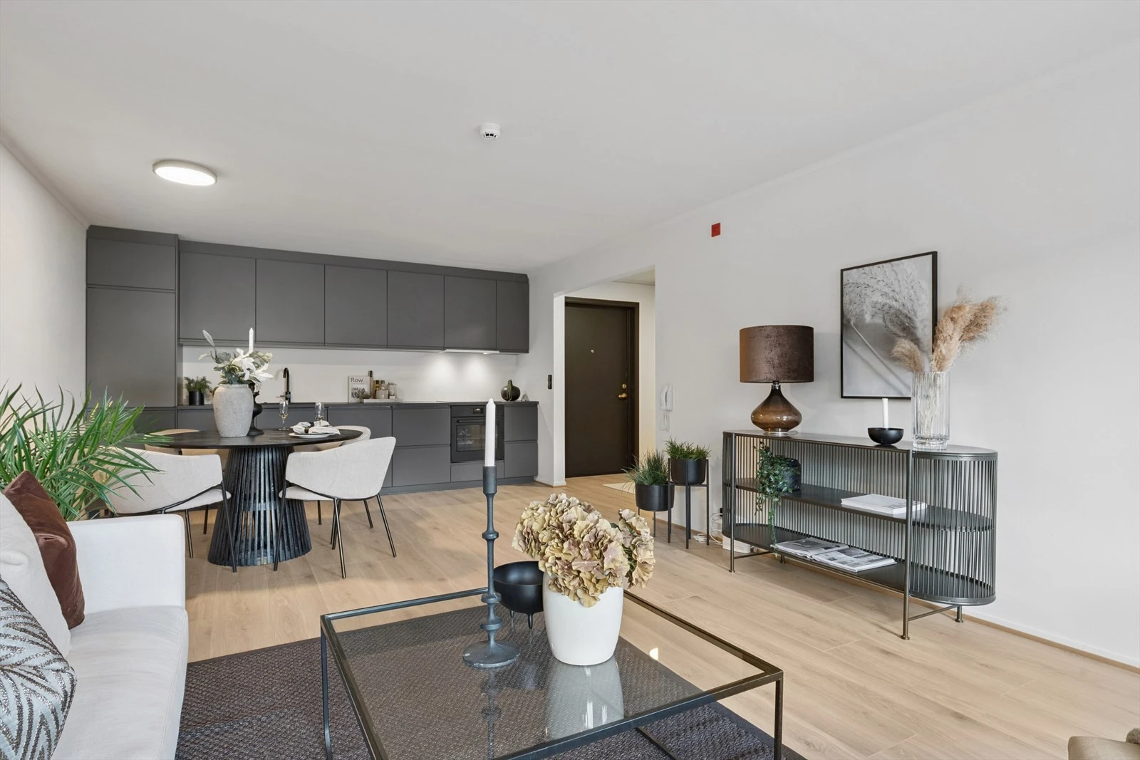 NBBO Eiendomsmegling v./ Thora Elise Dahl ønsker velkommen til visning i Industrigata 1 P!