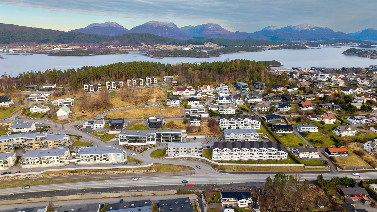 Dronebilde av boligområdet på Øvre Åse Galleribilde