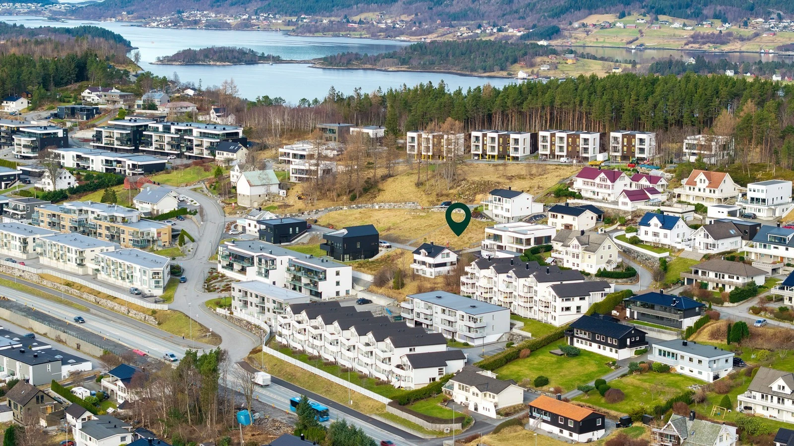 Dronebilde over boligområdet på Øvre Åse Galleribilde