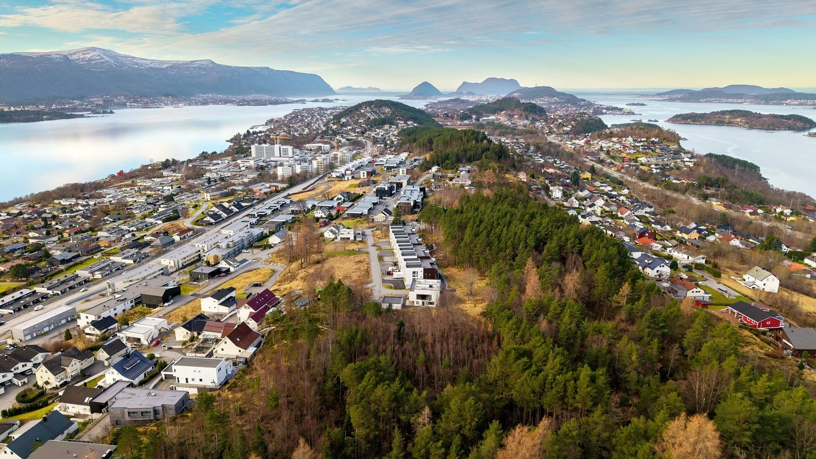 Dronebilde fra øst mot vest Galleribilde