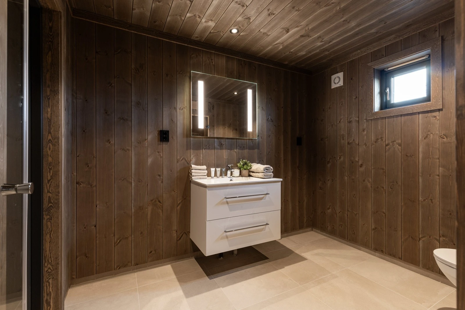 Hytta har totalt 2 bad. Galleribilde