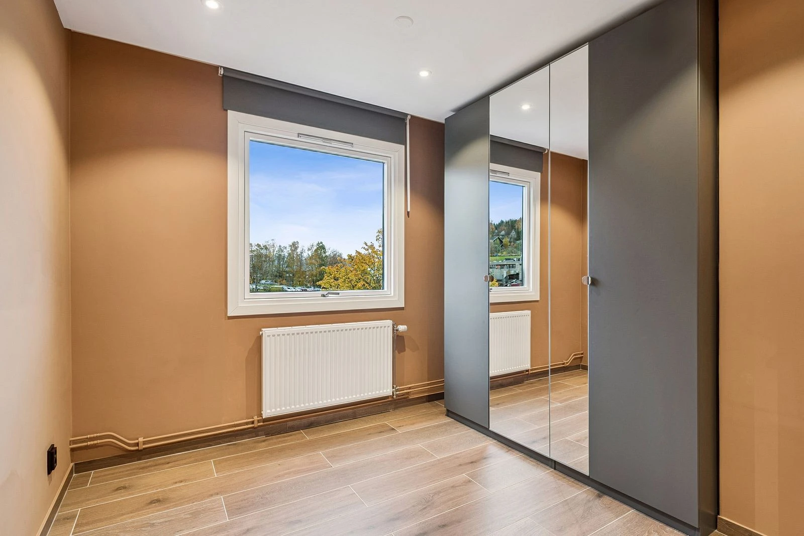 Praktisk planløsning med god garderobeplass.