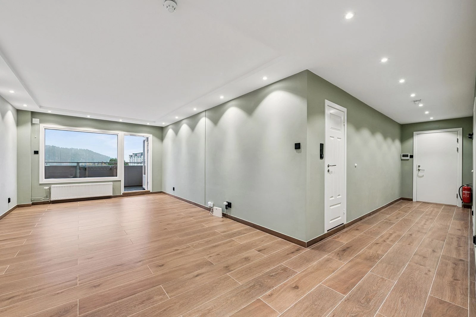 NBBO Eiendomsmegling v/Tomas Urbanik ønsker velkommen til visning i Laurits Grønlands vei 38B!